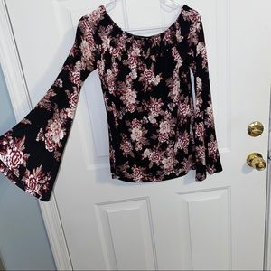 🎀Ultra Flirt long sleeve blouse🌺